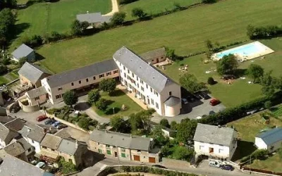 restaurant/auberge Les sentiers de la découverte à La Besse, sur la commune de Villefranche de Panat