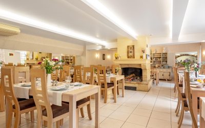 Le Relays du Chasteau, un restaurant au coeur d'un village médiéval classé parmi l'un des plus beaux de France, situé à seulement 10 min de Chez Poti Pota