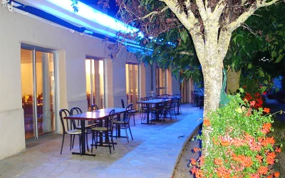 Restaurant-traiteur l'Oasis Bleue à Réquista, à côté de Chez Poti Pota